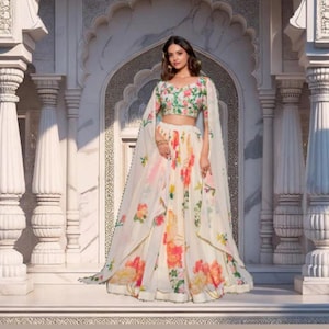 Lehenga Choli à imprimé floral : tenue de mariage indienne avec dupatta