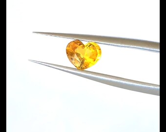Natural Yellow Sapphire 0.92ct Heart Shape Loose Stone For Jewelry