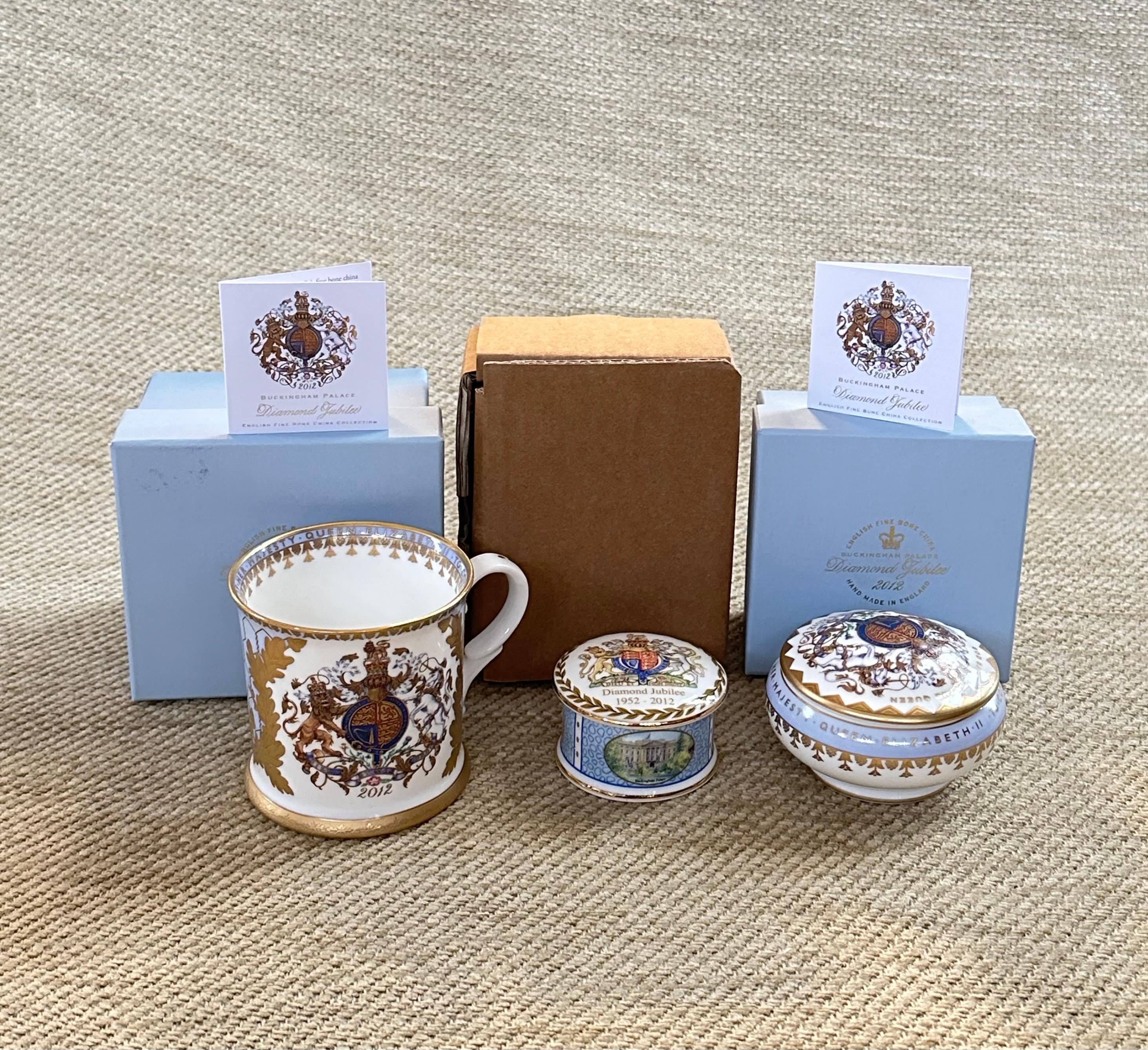 BUCKINGHAM PALACE ティーポット、ティーカップ オーナメント