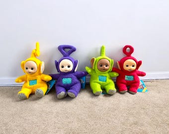 4 x Marcado Vintage 1996 Conjunto Completo Teletubbies Mini Gorro Tinky Winky Lala Po Dipsy Brinquedos Macios Ursos Dourados