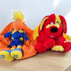 Vintage 1999 Tweenies Doodles the Dog Mochila Vermelha Mochila Escolar Brinquedo Macio