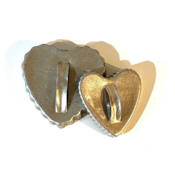 Vintage 50s Heart Shaped Tin Cookie Cutters - Ruffled Edges - Set of 2