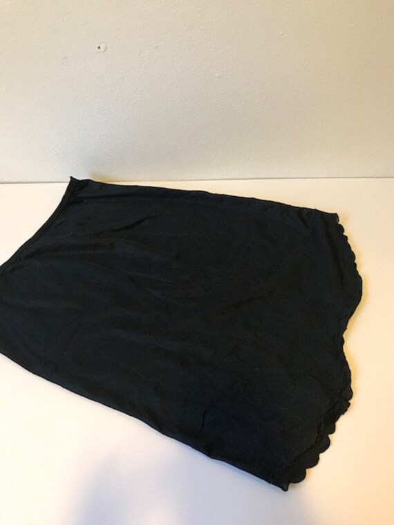 Vintage 1970s Nylon Black Lace Half Slip Size Med… - image 3