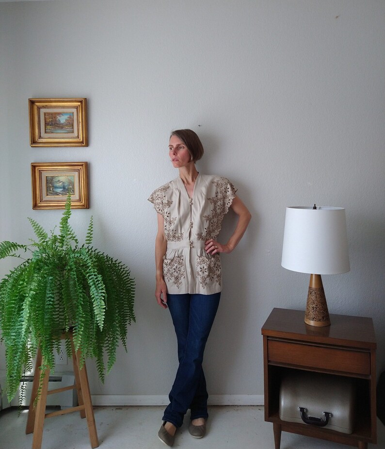 Vintage 1940s Original Franklin Fashions Chicago Beige Embroidered Linen Blouse Size Small Medium image 1