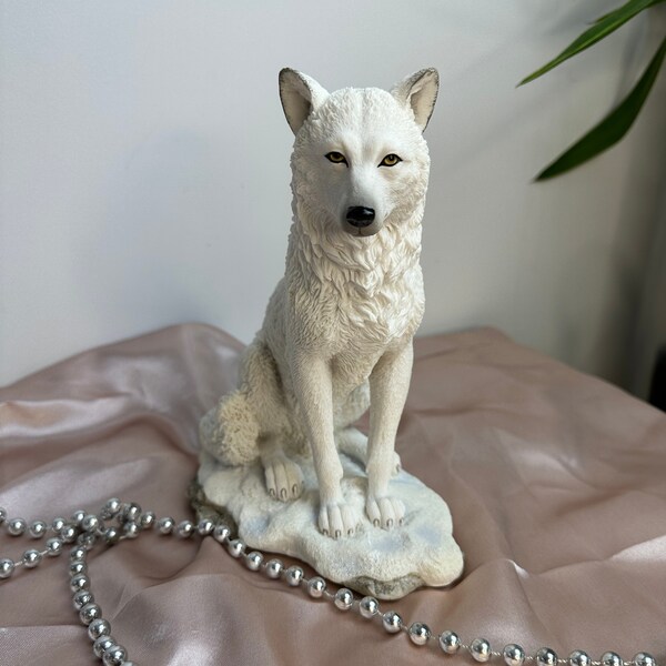 Wolf Figurine - Etsy