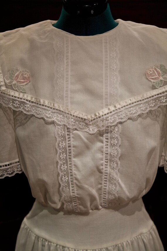 Vintage 1970s White Gunne Sax Dress with Lace Detail - Gem