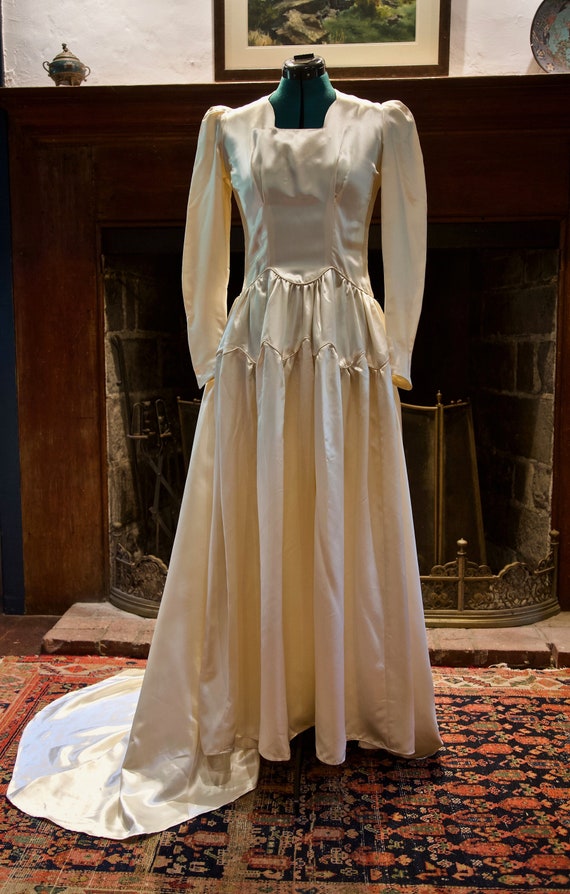 Vintage 1940's long sleeve Satin Wedding Gown - image 1