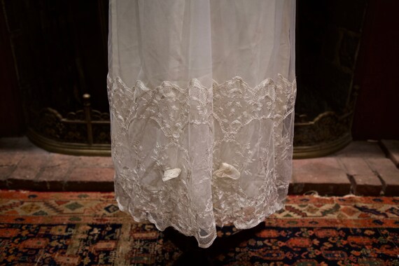 Vintage 1980s Mid-Length Lace Wedding Gown - image 5