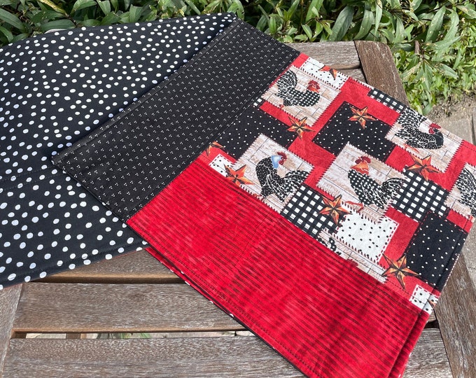 Modern farmhouse patchwork rooster placemat set