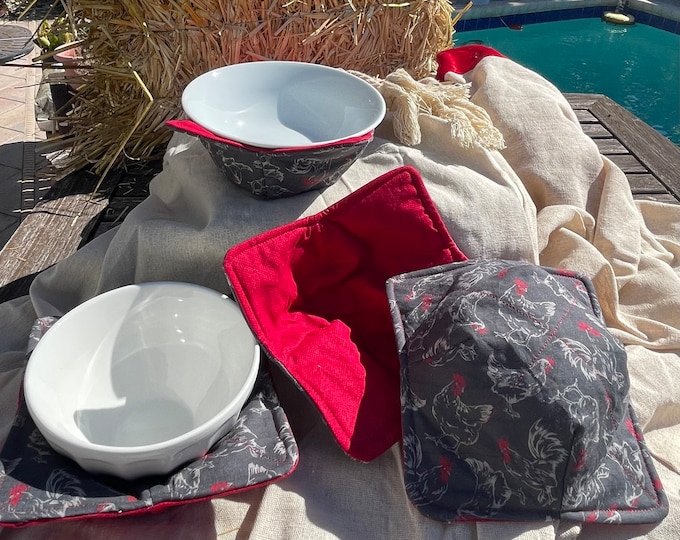 Modern farmhouse style, roosters on dark gray fabric bowl cozy set