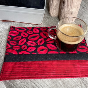 Valentine&#39;s Day Mug Rug, Decorative Mug Rug, Red Lips Mug Rug
