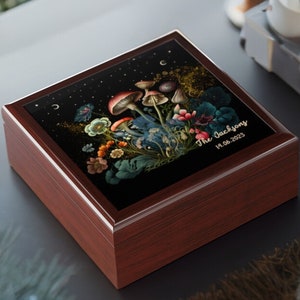 Custom Mushroom Keepsake Box Wooden Jewelry Storage Organizer Mushroom Jewelry Box Goblincore Decor Stash Box Treasure Gift Personalized Box