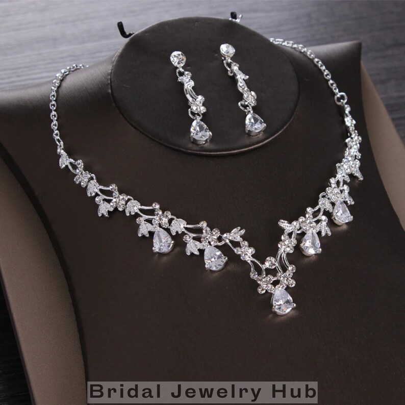 Tiara Kit - Classic Design Wide Forehead Piece