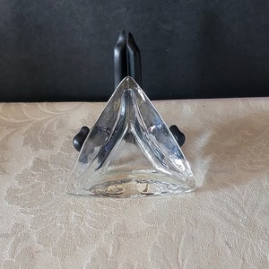 ヴィンテージの小さな透明ガラス灰皿、三角形のガラス灰皿、現代
