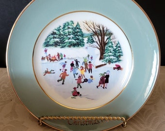 Vintage Avon Christmas Plate 1975 &quot;Skaters on the Pond&quot; Porcelain Plate 9&quot; Diameter