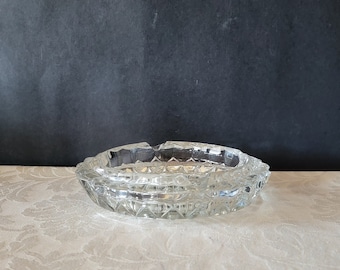 Vintage Schwerer kristallklarer Aschenbecher, Dicker Glas Aschenbecher, Retro Barware, Sammler Aschenbecher, Unikat Aschenbecher