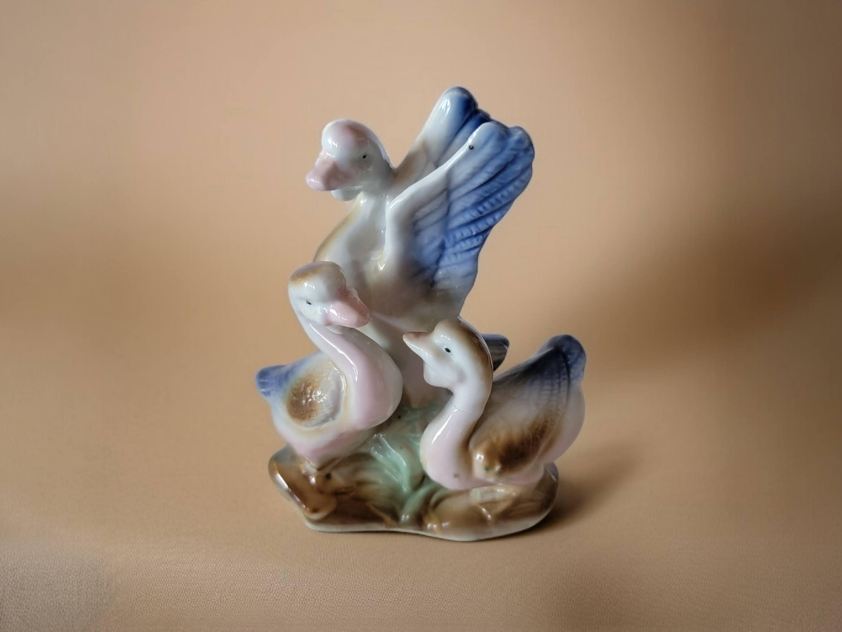 ヴィンテージ アヒル/ガチョウ 置物 3 羽の鳥 磁器像 小型 ブルー