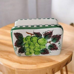Trauben Design Serviettenhalter Vintage 1996 Young's Inc Weiß und Grün Kariert Keramik Obst Design Küche Tisch Dekor