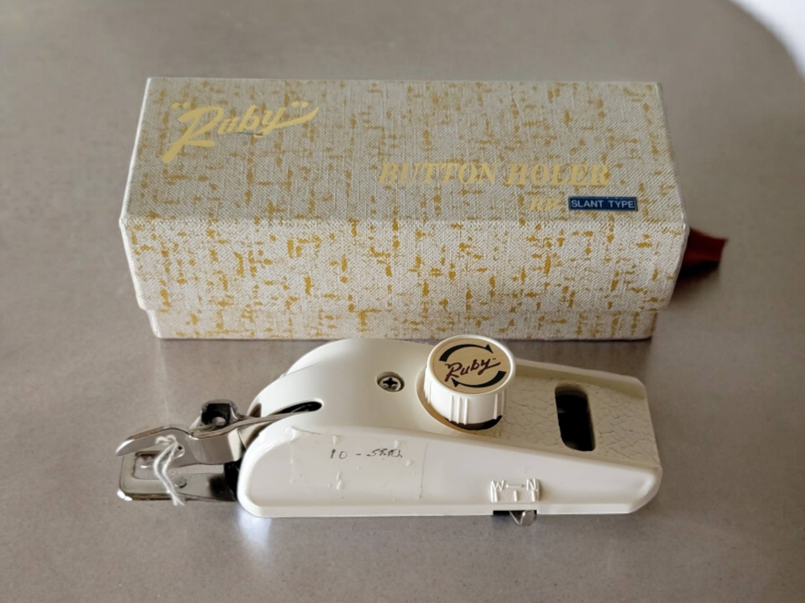 置物 Ruby il_fullxfull.6026944762_h9fr.jpg