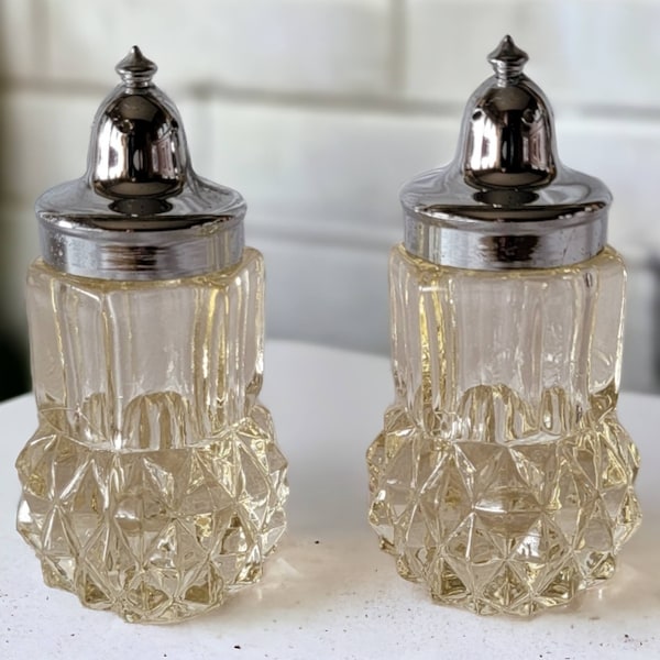 Crystal Glass Salt and Pepper Shaker Set With Metal Tops Yellowish Tint Diamond Cut Vintage Table Decor Kitchen