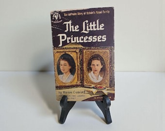 The Little Princesses by Marion Crawford 1952 Paperback Book