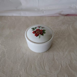 Small White and Red Floral Porcelain Trinket Box Red Flower on Lid Round Trinket Dish Vintage Bedroom Decor Vintage Home Decor