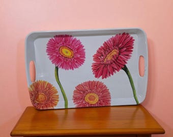 Bandeja/plato de melamina Evergreen con diseño floral de margaritas gerberas, rectangular, fondo blanco, flores rosas y naranjas, decoración única