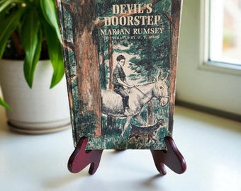 Devil's Doorstep autorstwa Marian Rumsey, zilustrowane przez WT Mars, wydanie Weekly Reader Children's Book Club z 1966 r., twarda oprawa, zabytkowy przedmiot kolekcjonerski