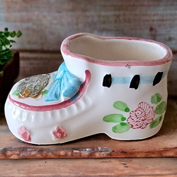 Souvenir Zeeland Michigan Ceramic Baby Shoe Planter Small Baby Bootie White and Pink Collectible Nursery Decor Mid Century Made in Japan