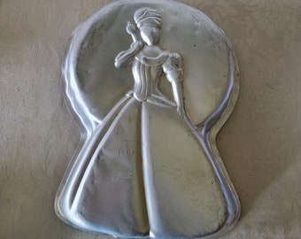 Wilton Dreamtime Princess Barbie Cake Pan Aluminum Baking Pan Metal Mold #2105-8900 Vintage 2000 Used Condition Birthday Party