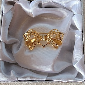 Vintage Gold Toned Bow Brooch/Pin Vintage Costume Jewelry
