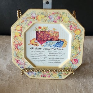 Vintage 1982 Tin Plate Wall Hanging Avon Christmas Recipe Blueberry-Orange Nut Bread Made in England 7x7 Inches