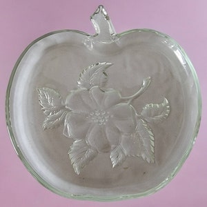 Hazel Atlas Orchard Apple Blossom Glass Snack and Sip Plates 1950s Clear Embossed Flower Vintage Tableware Dinnerware Set of Five 8&quot;