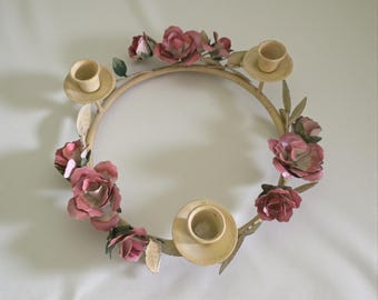 Vintage handmålad Tole rosa ros ljusstake - 28 cm metall blommig krans 4-konisk kandelaber mittpunkt