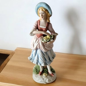 Country Lady/Woman Picking Flowers Figurine Yellow Flowers Vintage Collectible Ceramic Made in Japan Interior Shelf Decor FLAW