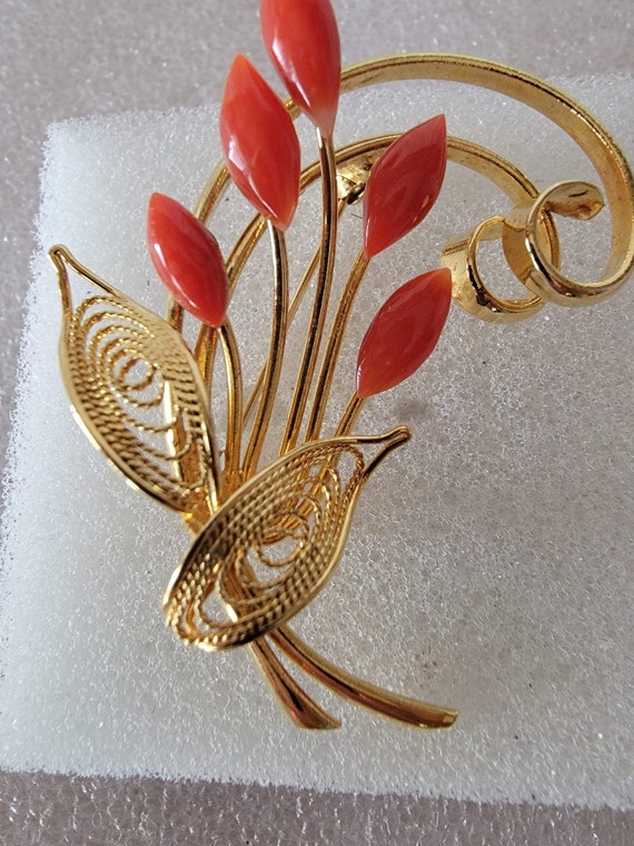 Red Gold Toned Floral Leaf Brooch Pin Wire Unique… - image 4