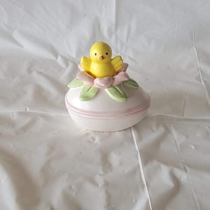 1989 Dakin Easter Egg Ceramic Trinket Box, Vintage Easter Egg Trinket Box, Vintage Easter Decor, Product of Korea