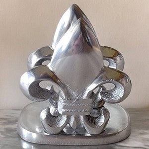 IHI Porta-cartas/guardanapo em tons de prata, flor de lis, vintage, decoração exclusiva para escritório, decoração de mesa, pequeno, colecionável, feito na Índia
