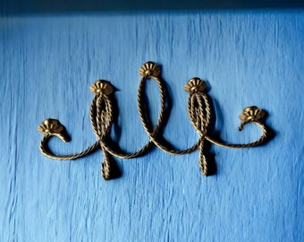 Vintage 5 Light Candle Wrought Iron Wall Sconce Candelabra Twisted Metal Gold Toned Wall Hanging Wall Decor Interior Decor Hollywood Regency