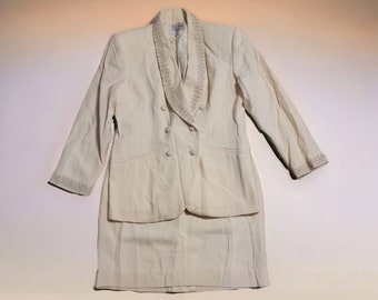 Le Suit Petite 8 Petite Cream Suit Blazer Skirt Set Ivory With Hint of Yellow Embroidered With White Beads Made in Hong Kong Wool Lining