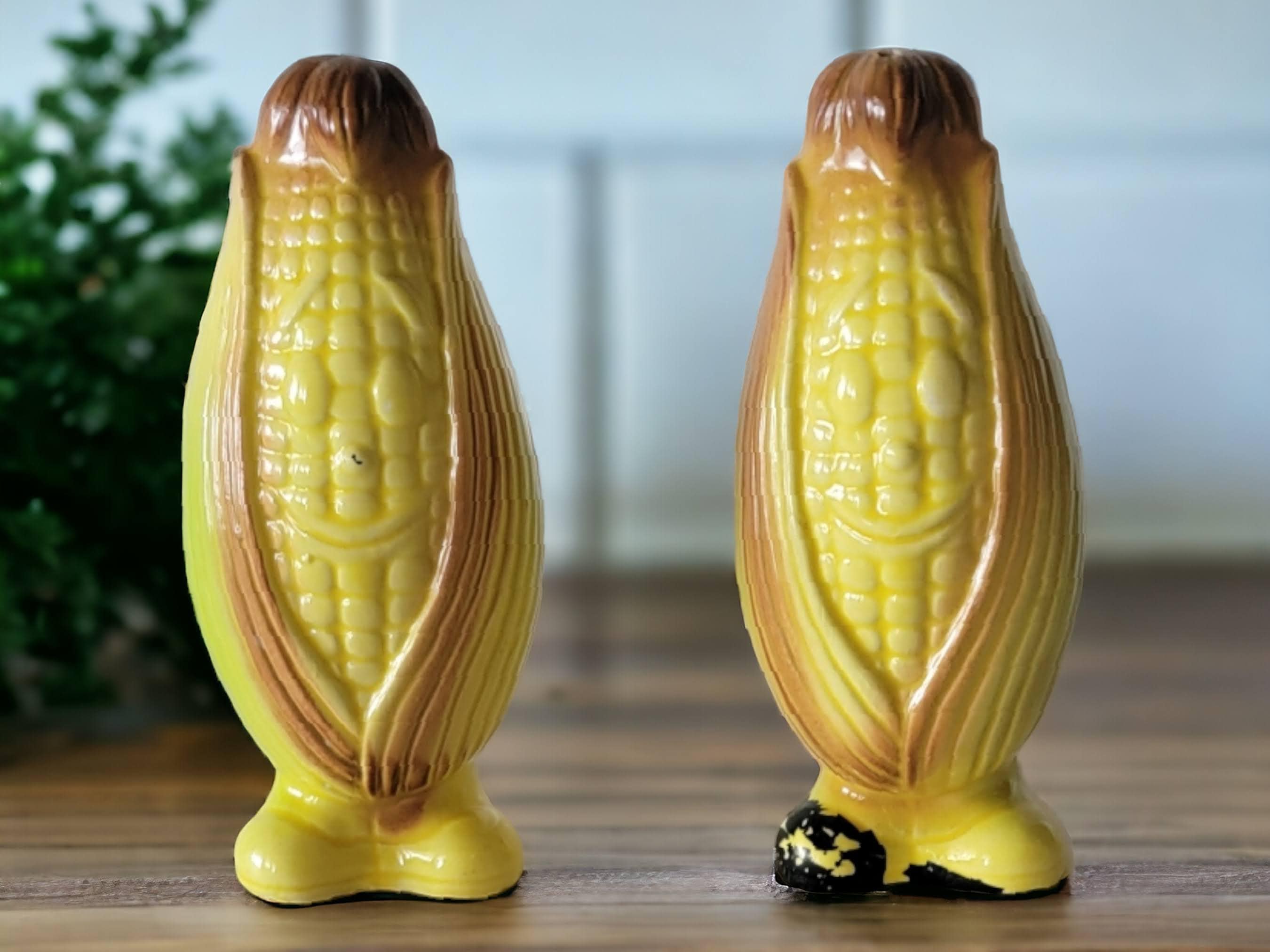 Corn Vegetable Salt and Pepper Shaker Set Anthropomorphic Smiling