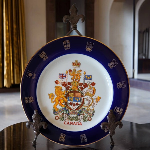 Canada Decorative Coat of Arms Plate Banawe Collectors Plate 1990s Cobalt Blue Gold Trim Beautiful Display Vintage Interior Shelf Decor