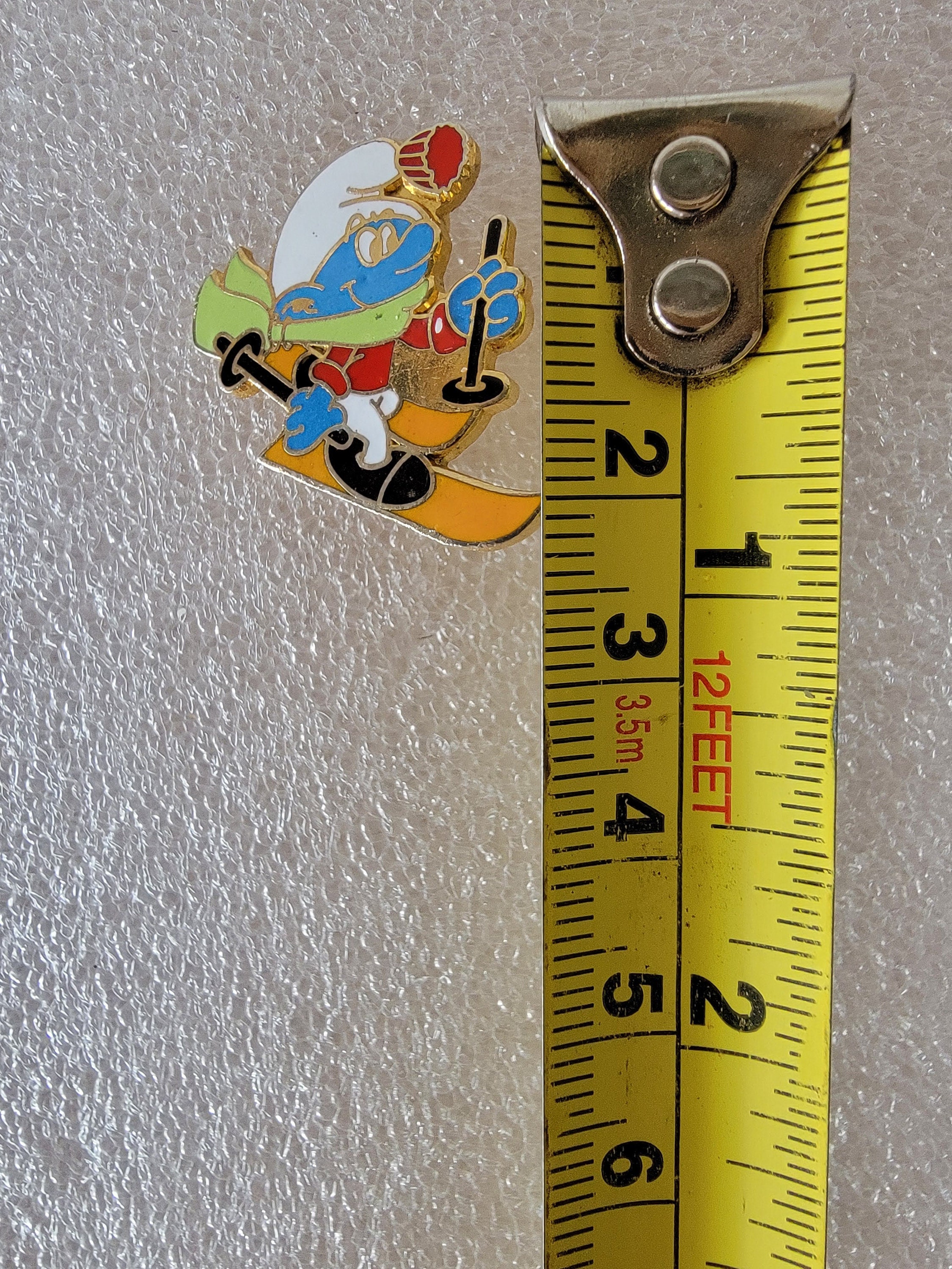 1979 Peyo W Berrie Smurf Pin Made in Taiwan Enameled Smurf Snow