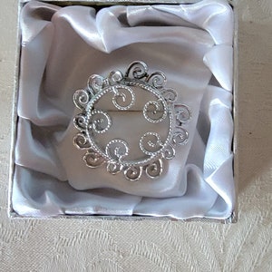 Vintage Silver Scrolled Brooch/Pin Ribbed Silver Brooch Sarah Coventry