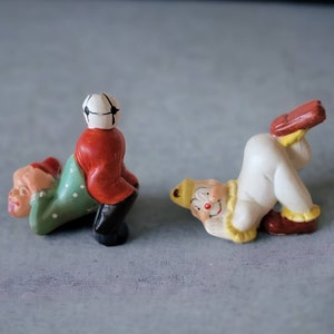 Paar von 2 Dummen Clowns Porzellan Tumbling JSNY Vintage Figuren Sammler Regal Dekor Innendekor Einzigartig Kleine Clowns Handbemalt