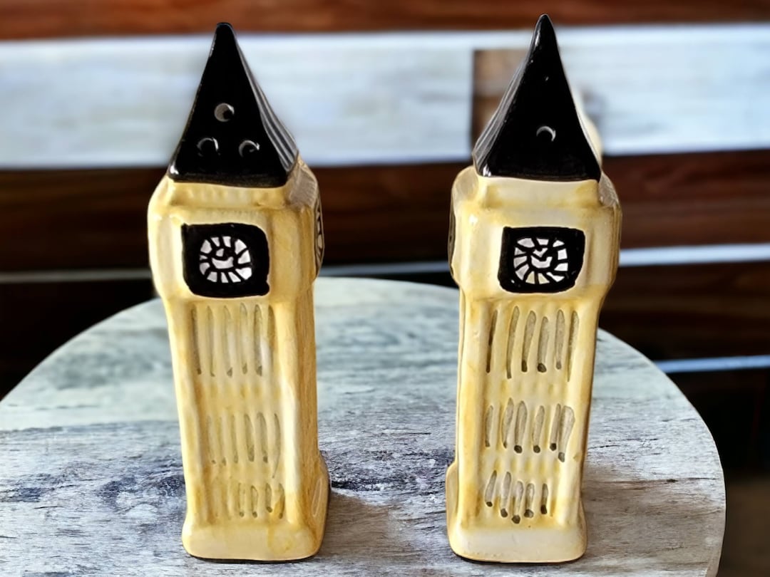 Salt Clock Vintage Tower Clock Salt and Pepper Shaker Set Tower Clocks Big Ben ...