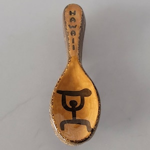 Hawaii Paddle Man Petroglyph Spoon Wall Decor Handmade Hand Painted By Lee Vintage Tan and Brown Speckled Signed Unique Collectible &quot;Flaw&quot;