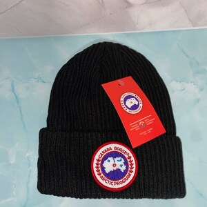 Moncler infant hat deals