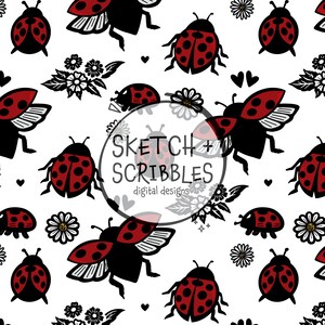 Pode incluir: Um padrão repetitivo sobre um fundo branco com joaninhas vermelhas e pretas, flores pretas e brancas e pequenos corações pretos. O texto "SKETCH + SCRIBBLES digital designs" está em uma moldura circular.