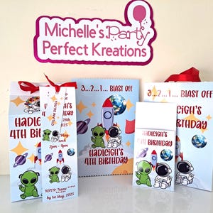 Alien Party Pack: Personalised Invites, Loot Bags / Crisp Bags / Favour Bags